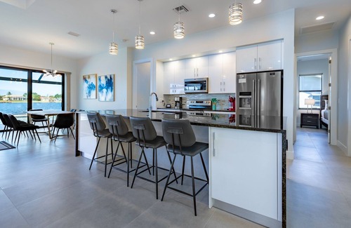 Pelican Villa | SEABIM Villa MAJADAMA - modern, lake view, gulf access