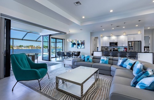 Pelican Villa | SEABIM Villa MAJADAMA - modern, lake view, gulf access