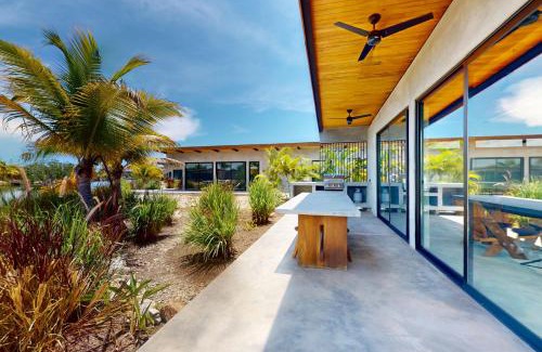 Placencia Villa | Seabird - Villa 25