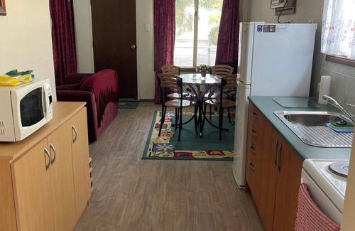 Warrenben House | Seabreeze Accommodation sleeps 4 . Minimum 2 night stay