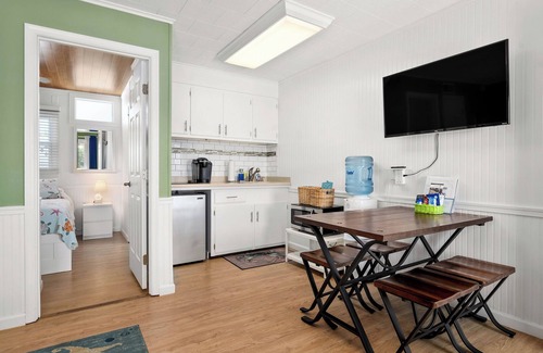 Ocean Pines Cottage | Seabreeze Cottage at the Inn on Turville Creek