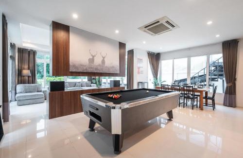 Bang Lamung Villa | SeaBreeze Grand Pool Villa Pattaya