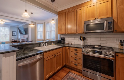Seabrook House | Seabrook's Coyote Cottage, a 4-bedroom, oceanview home!