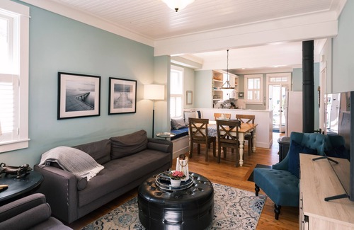 Seabrook House | Seabrook's Periwinkle Cottage, a cozy 2-bedroom home!