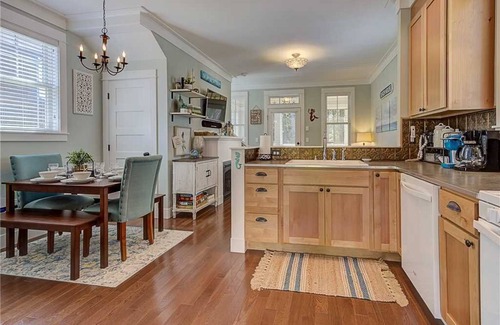 Seabrook House | Seabrook's Siren Song, a dog-friendly home!