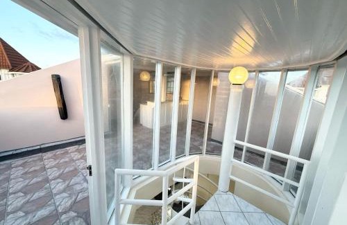 Northern Estates Apartment | Seacastle Beach Penthouse