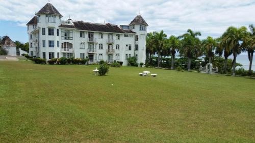 St.Bran's Burg Apartment | SeaCastles Beach Apartments