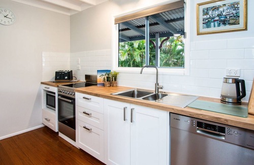Agnes Water House | SEACHANGE LOFT HOLIDAY HOUSE - STROLL TO MAIN BEACH, BOAT PARKING