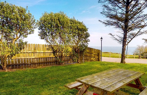 Dunmore East Ski Chalet | Seacliff Holiday Home No. 8