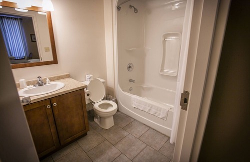Leamington Hotel | Seacliffe Inn