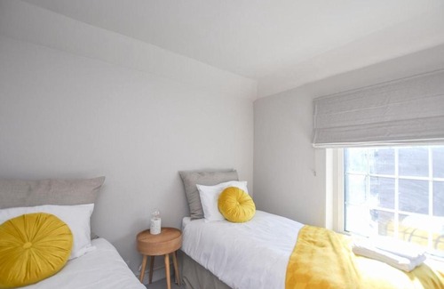 Deal House | Seaclusion by Keepers Cottages