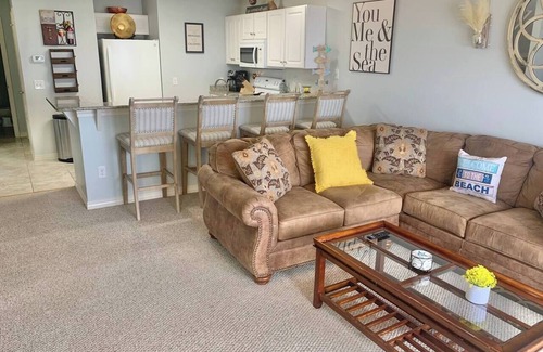 Innerarity Townhomes House | Seaclusion: Calming Waterfront Unit with 2 Kayaks!