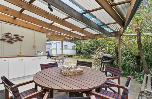 Separation Creek House | Seaclusion - Private Access To Beach Pet Friendly