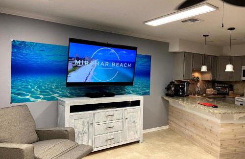 Miramar Beach Apartment | Seacove 6D