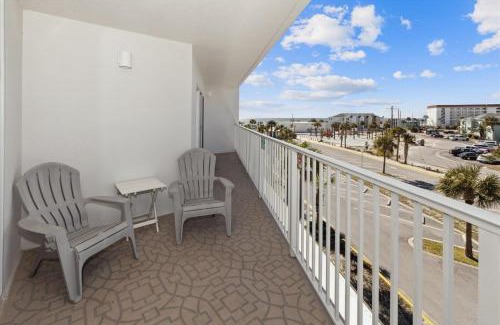 Fort Walton Beach Apartment | SeaCrest 411- by Holiday Isle Properties