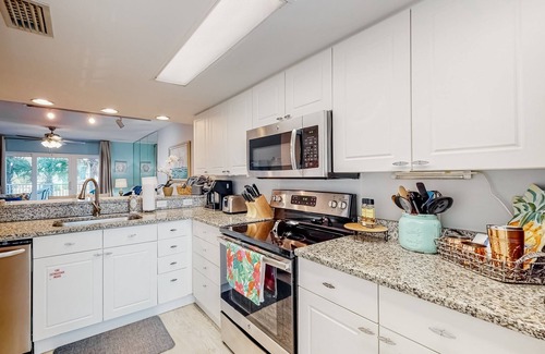 Fort Walton Beach Condo | Seacrest, Unit 212 | Condo in Fort Walton Beach with gulf views & balcony