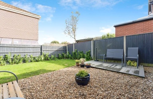 Sheringham House | SEACROSS,SHERINGHAM, NORTH NORFOLK COAST.n4 Bedrooms.Sleeps 7. Parking,Garden.