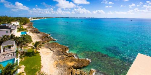 Northwest Point Apartment | SeaDreams Boutique Oceanfront Condos by Grand Cayman Villas & Condos