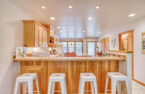 Shorepine Village House | SeaEscape - Meredith Lodging