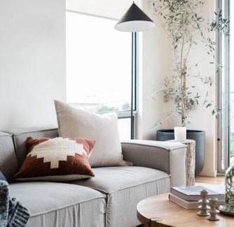 Middleton House | Seafarers Lodge, your seaside surf haven, pup friendly