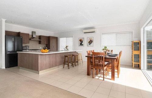 Victoria House | Seaford Beach Bay View
