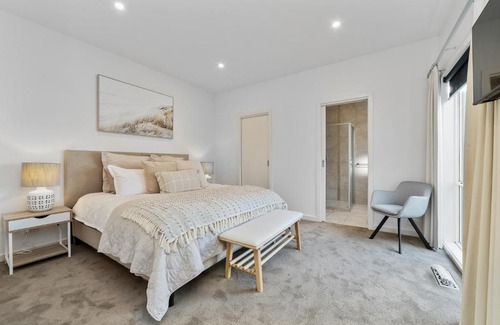 Seaford House | Seaford Luxe Beach House 2023 BDC Traveller award winner