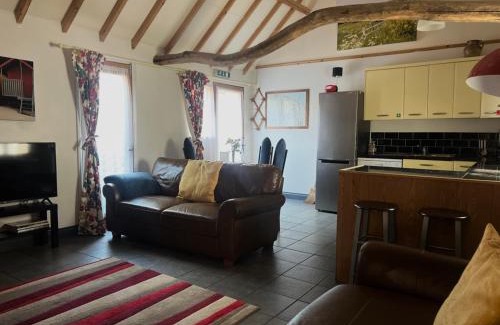 Roughton House | Seafret Barn 4 plus 2
