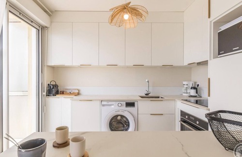 Agon-Coutainville Apartment | Seafront apartment with services included and private parking