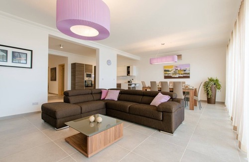 Sliema Apartment | SEAFRONT APART IN FORT CAMBRIDGE
