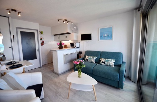 Saint-Raphael Apartment | Seafront apartment with superb sea view in St Raphaël