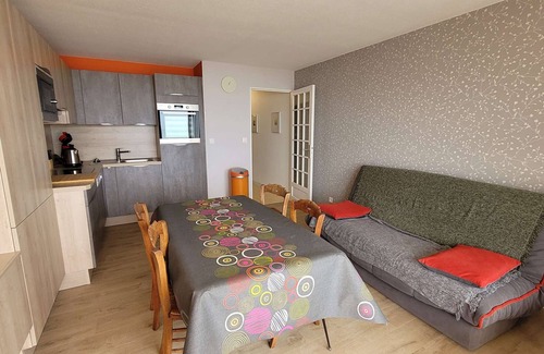 Merlimont-Plage Apartment | Seafront Apartment with Balcony - 6 People, Parking, Wi-Fi, Elevator