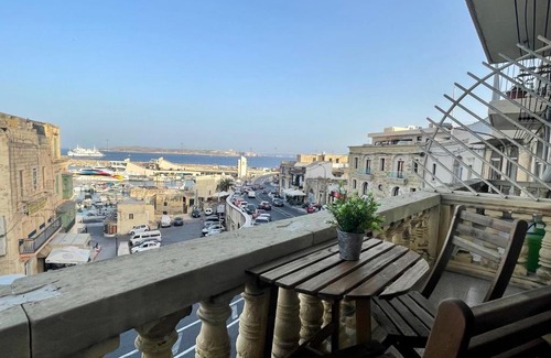 Ghajnsielem Apartment | Seafront Apartment with Balcony Overlooking Marina