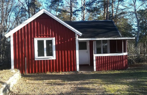 Jamjo Cabin | Seafront cottage for the small family. Meeresnahes Ferienhaus.