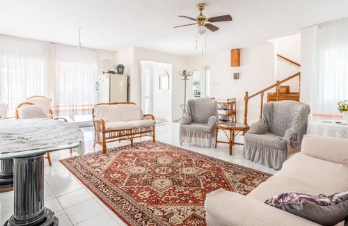 Ayvalik Apartment | Seafront Duplex Villa With Garden in Ayvalik