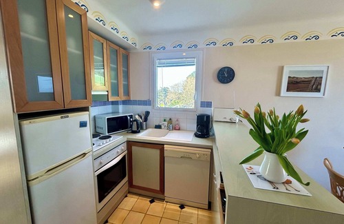 Plestin-les-Greves Apartment | Seafront flat with indoor pool with stunning views