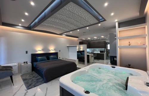 Monemvasia Apartment | Seafront Luxury Suite with Jacuzzi & Sauna