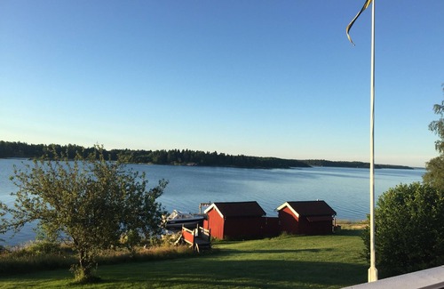 Norrtalje House | Seafront poolvilla in beatiful Stockholm