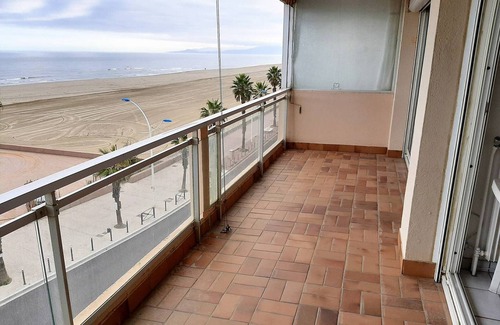 Le Port Apartment | Seafront two-room apartment for 4 people