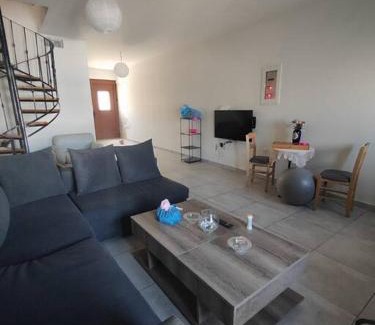 Kardamyla House | Seafront two-storey house in Kardamyla