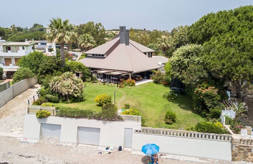 Capitana Villa | Seafront villa Buen Retiro
