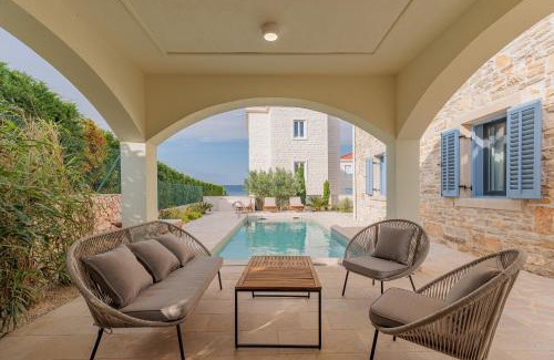 Dobropoljana Villa | Seafront Villa Adriatica with pool