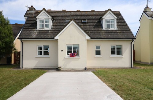 Youghal Cottage | SEAGAZE, pet friendly, with a garden in Youghal, County Cork