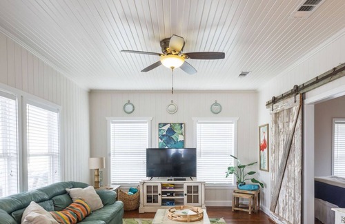 Port Bolivar House | Seaglass Shack Spring Break at the beach! Newly Painted Bungalow Setting!