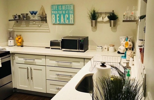 East Fort Lauderdale Apartment | Seagrape Villa Bella #3, Tropical Paradise