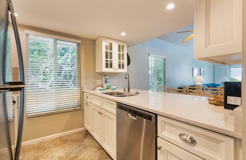 Sanibel Condo | Seagrape Village #4, 3 Bed, 3 Bath Townhouse with Gulf View & Bikes