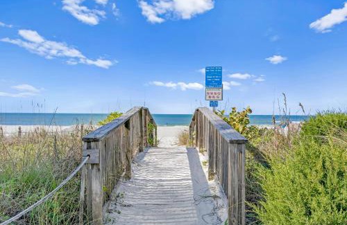 Bradenton Beach Apartment | Seagrass Sunsets