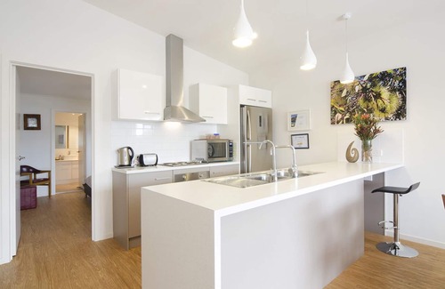 Normanville Villa | Seagrass Villas 2, n Romantic Getaway with spa.