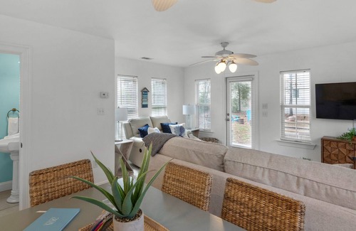San Juan House | Seagrove Beach Cottage perfect couples & small families - .5 Miles to Beach