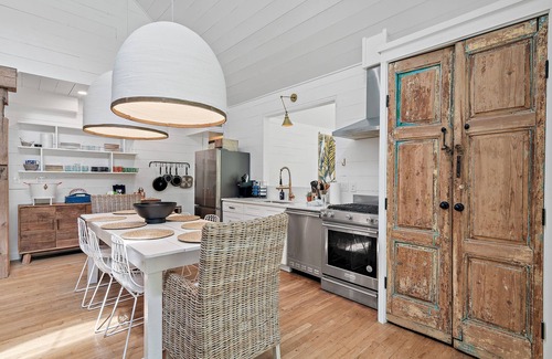Seagrove Beach House | Seagrove - Beach Digs🌴 Old Seagrove Escape – Private Pool, Hot Tub & 5 Bikes Included!