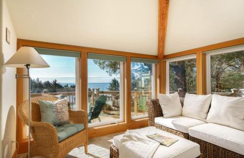 Neahkahnie Beach House | Seagrove by AvantStay Treetop Haven w Coastal Views